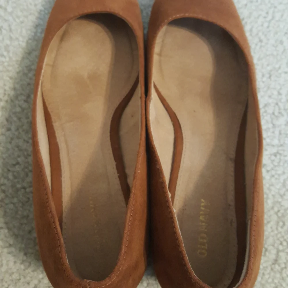 Old Navy Suede Pumps - Picture 5 of 5